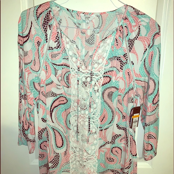 Crown & ivy blouse. Brand new with tags - Picture 1 of 3